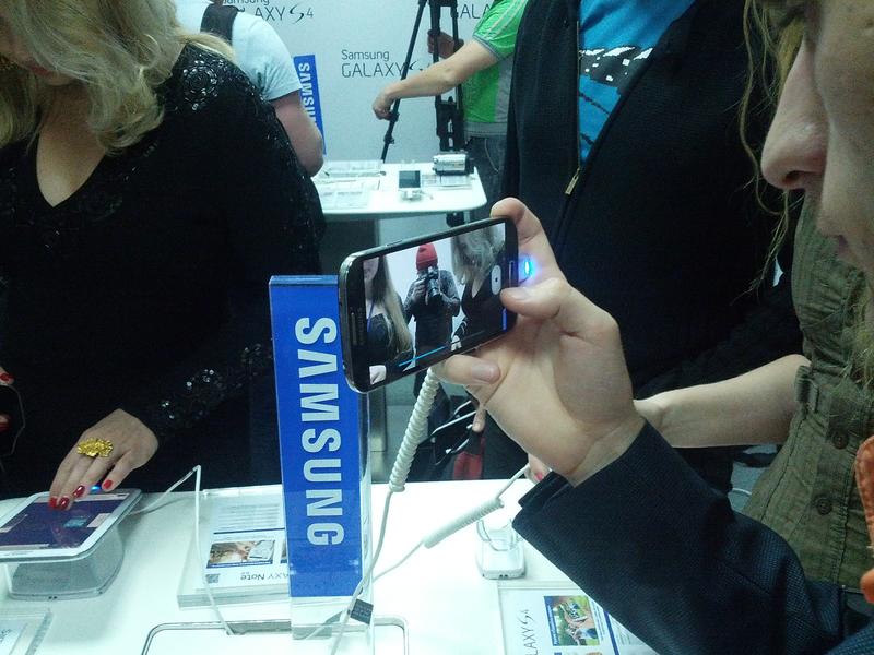 GALAXY S4 в Украине: Samsung обнародовала дату начала продаж / bigmir.net