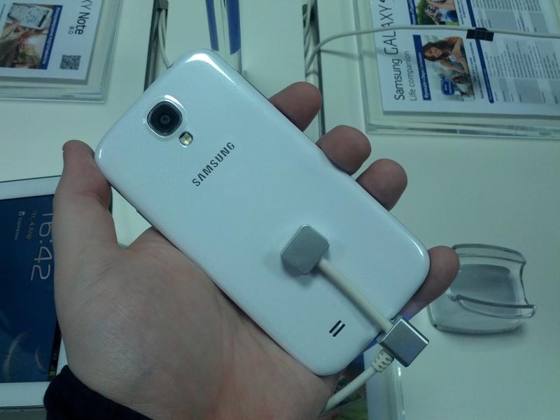 GALAXY S4 в Украине: Samsung обнародовала дату начала продаж / bigmir.net