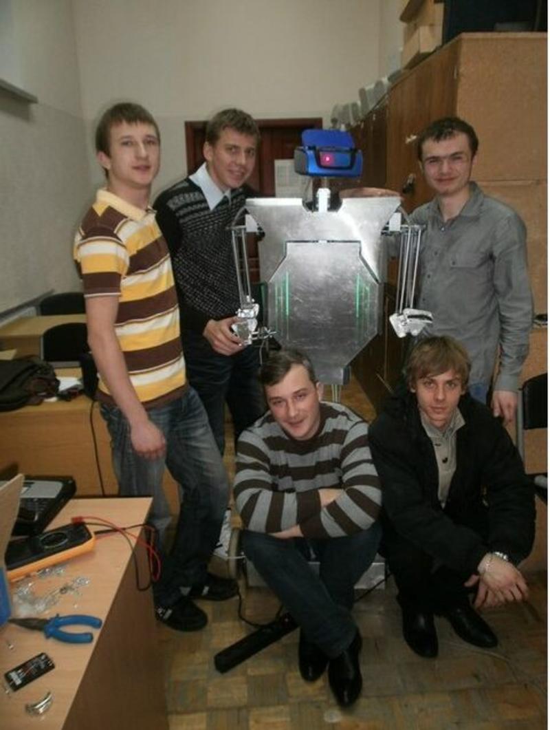 Украинские студенты создали робота-гангстера (ФОТО, ВИДЕО)