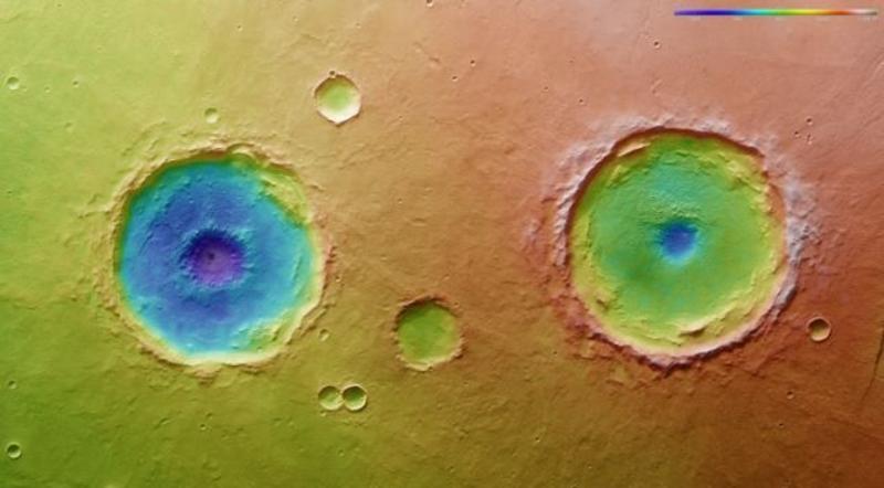 Он смотрит на нас: На Марсе разглядели глаза (ФОТО) / ESA