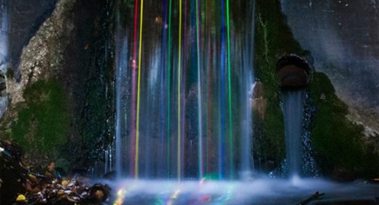 Научные фото недели: радужный водопад и афронавт