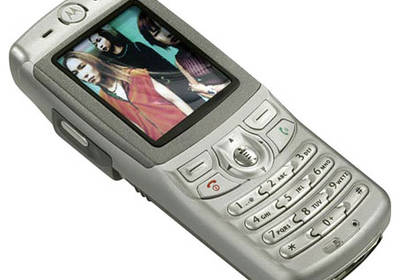 Мобильная легенда: 10 лет звонкому и цветному телефону Motorola E365