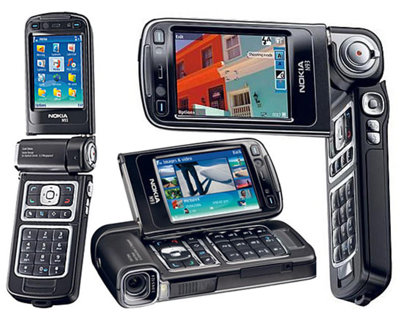 Мобильные легенды: знаменитые раскладушки Nokia и Motorola / forum.ge