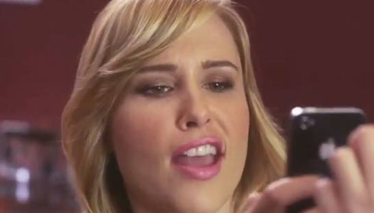 Еда и котики: Пародия на фото в Instagram стала хитом в Сети (ВИДЕО)