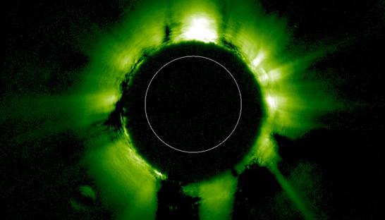 Возле Солнца заметили гигантский объект (ВИДЕО)