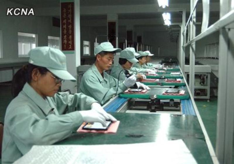 iPad для Чучхе: Северная Корея выпустила «планшет для своих» (ФОТО) / kcna.co.jp