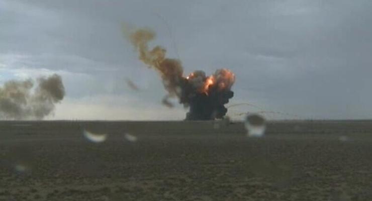 Взрыв в прямом эфире: Ракета упала на Байконуре во время старта (ВИДЕО)