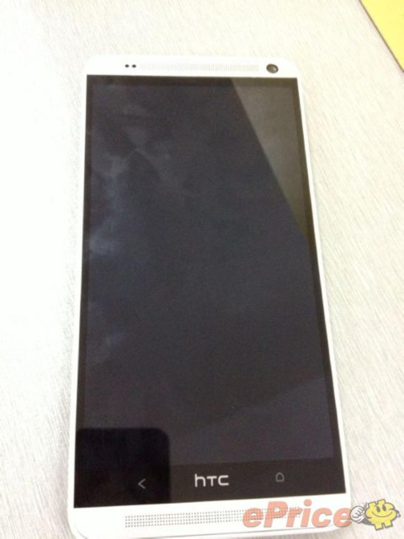 Фотографии гигантского смартфона HTC попали в сеть / eprice.com.hk