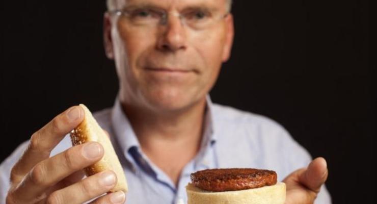 Съеден самый дорогой гамбургер из искусственного мяса (ВИДЕО)