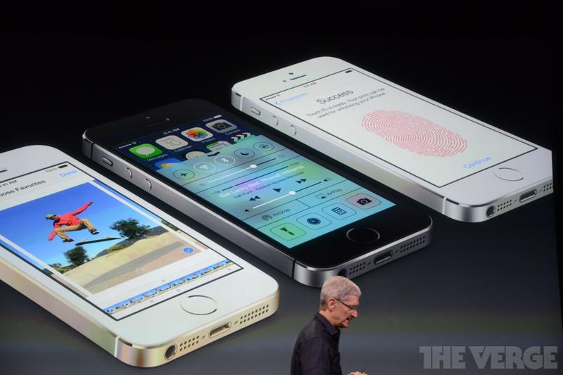Apple показала два новых смартфона: iPhone 5S и iPhone 5C