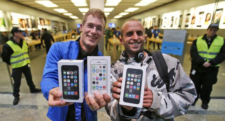 Накрутка втрое: Названа себестоимость новых iPhone 5S