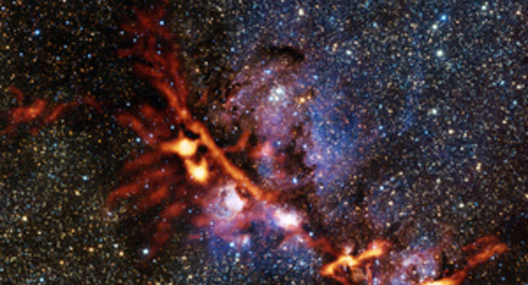 Телескоп APEX сфотографировал туманность Кошачья лапа