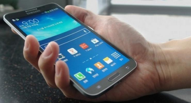 Samsung показал первый в мире смартфон с изогнутым экраном