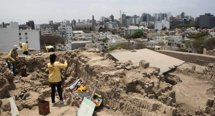 В жилом районе столицы Перу найдены две мумии доколумбовых времен