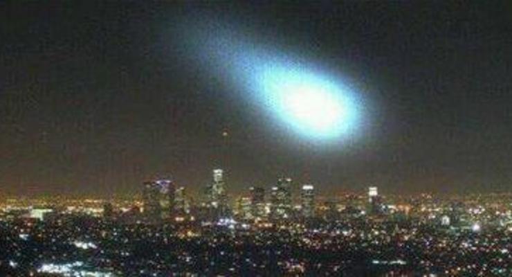 Над Лос-Анджелесом пролетел огромный метеор (ВИДЕО)