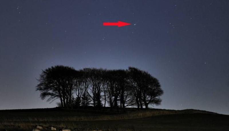Она прилетела: Комету ISON уже видно на небе / dailymail.co.uk