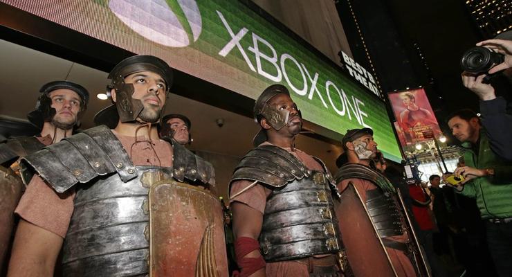 Стартовали продажи Xbox One: По улицам ходили зомби и римские солдаты