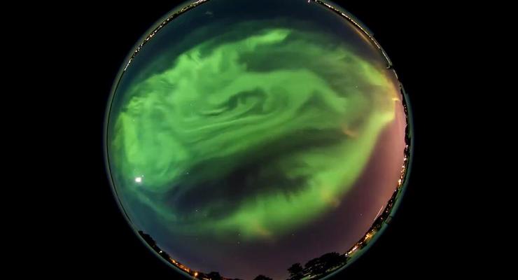 Шведский фотограф создал интерактивную панораму северного сияния
