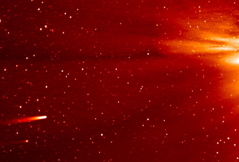 ISON жива: Солнце не уничтожило комету века / AP