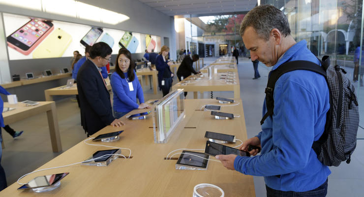 iPhone уже не тот: Спрос на «яблочный» телефон понемногу падает