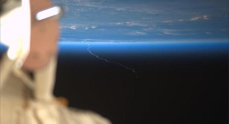 Вид сверху: Астронавт заснял запуск ракеты из космоса