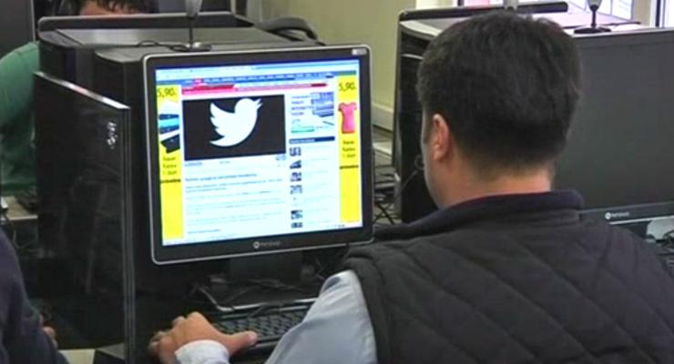 Сайт микроблогов Twitter намерен оспорить запрет на пользование сервисом в судах Турции