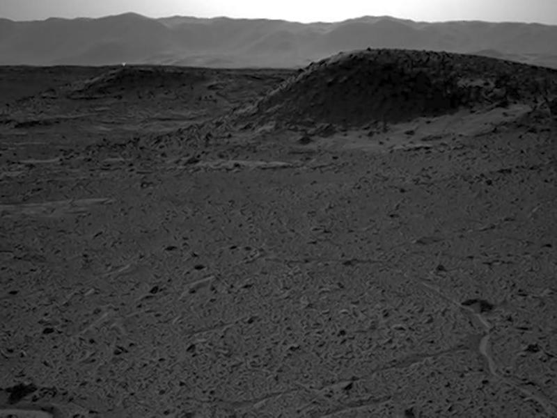 Марсоход сфотографировал загадочный столб света на Красной планете / nasa.gov