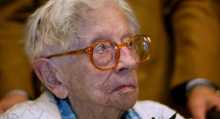 С помощью крови старейшей женщины в мире ученые открыли границу жизни и смерти