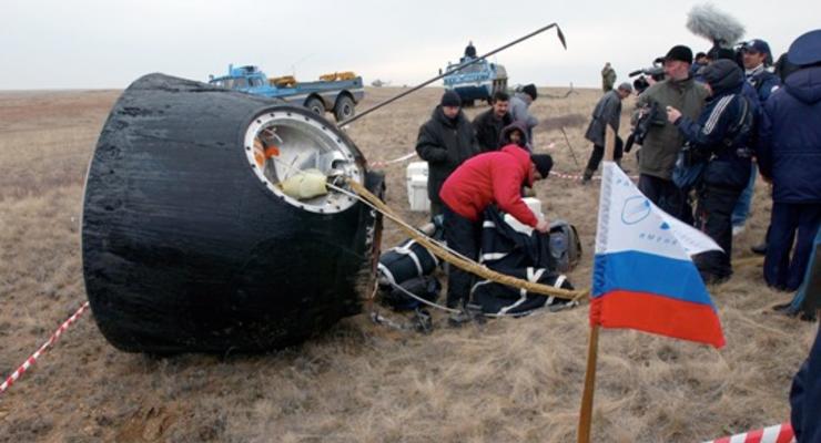 Корабль Союз с тремя космонавтами на борту приземлился в Казахстане