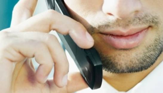 Ученые: Мобильные телефоны вредят плодовитости мужчин