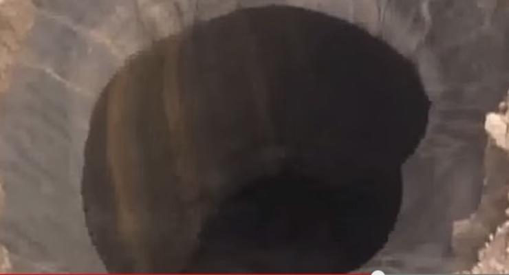В Сибири обнаружили гигантскую черную дыру (видео)