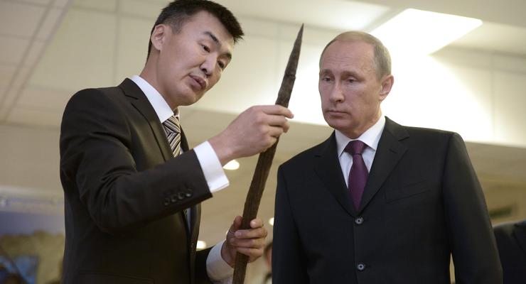 Путин осмотрел кости мамонтов и заинтересовался их клонированием