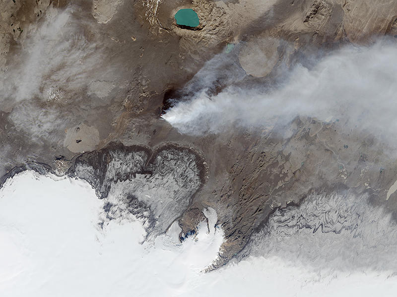 Пепел на голову: Спутниковые снимки извержений вулканов (фото) / nasa.gov