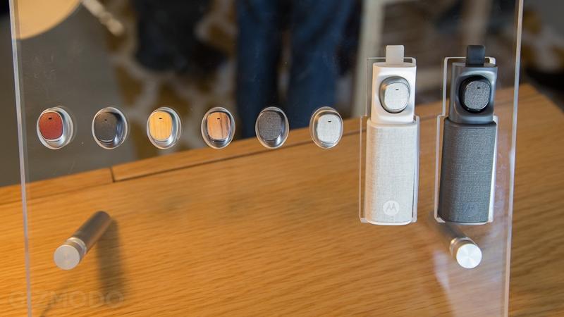 Motorola открыла предзаказы на «умные часы» и телефон Moto X