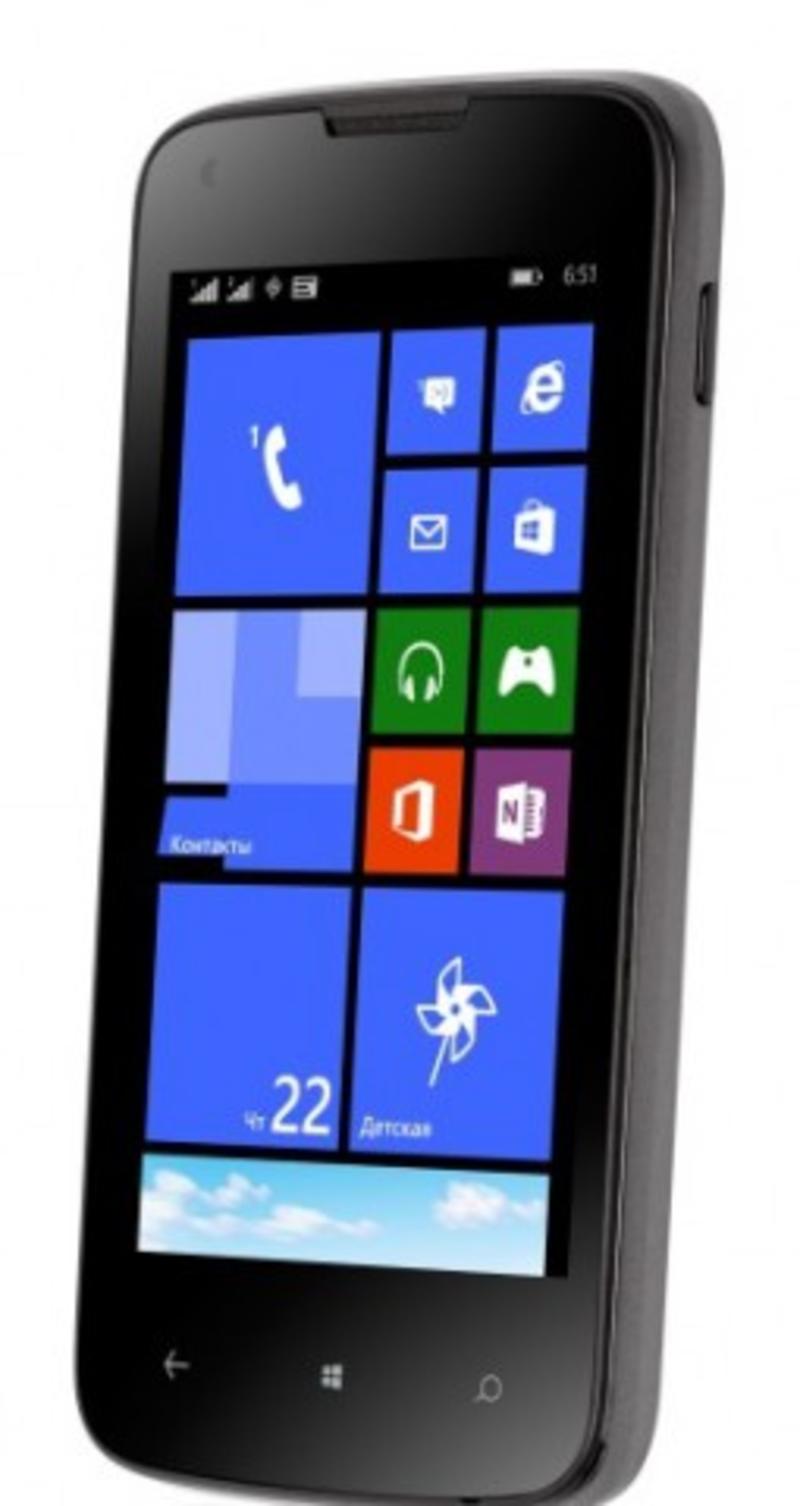 Fly показал свой первый телефон на Windows Phone