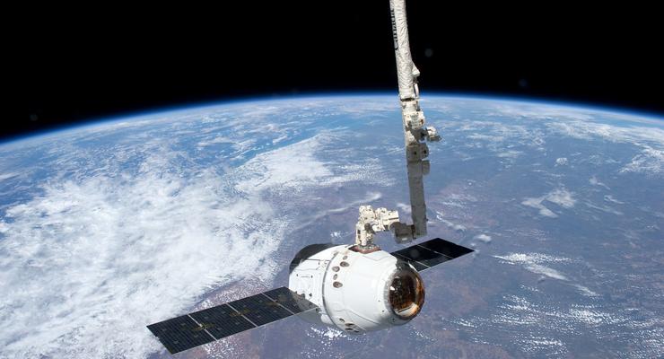 Трансляция стыковки частного космического корабля Dragon c МКС (онлайн)