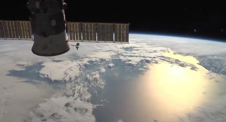 Прогулка на орбите: Астронавт провел тур по МКС (видео)