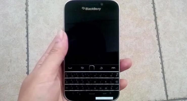 BlackBerry выпустил "классический" телефон за $450