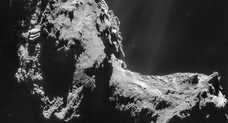 Опубликованы полные снимки кометы Чурюмова-Герасименко
