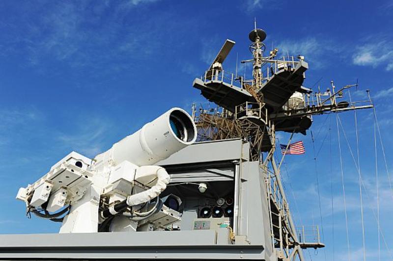 Смертельный луч: Американцы успешно испытали боевой лазер / navy.mil