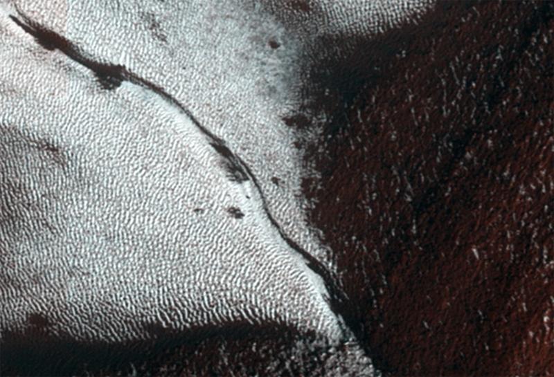 Льды Марса: NASA опубликовало уникальные фото Красной планеты / nasa.gov