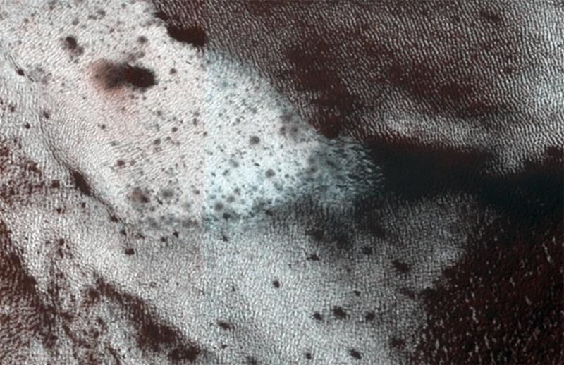 Льды Марса: NASA опубликовало уникальные фото Красной планеты / nasa.gov