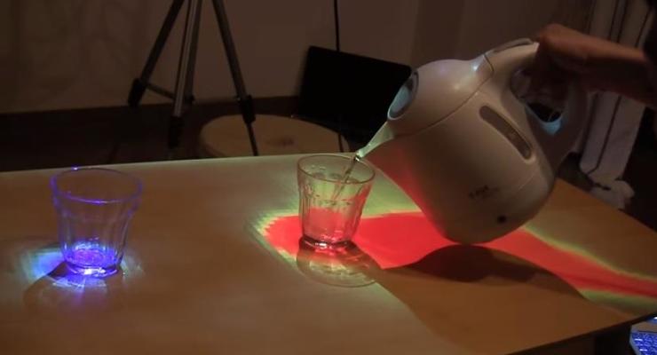 Обжечься невозможно: Японцы изобрели стол, показывающий температуру блюд