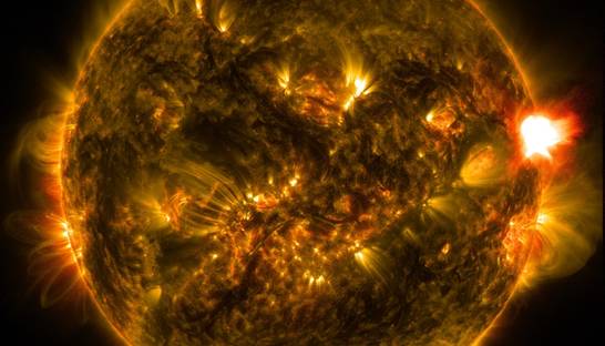 На Солнце произошла первая крупнейшая вспышка в 2015 году