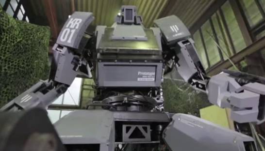 На Amazon продают четырехметрового "боевого" робота