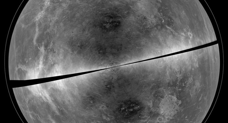 Астрономы получили детальное изображение поверхности Венеры