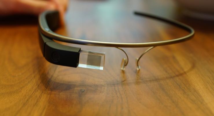 В Google не собираются отказываться от "умных" очков Google Glass