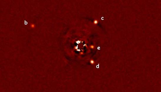 Астрономы сфотографировали близнеца Солнечной системы