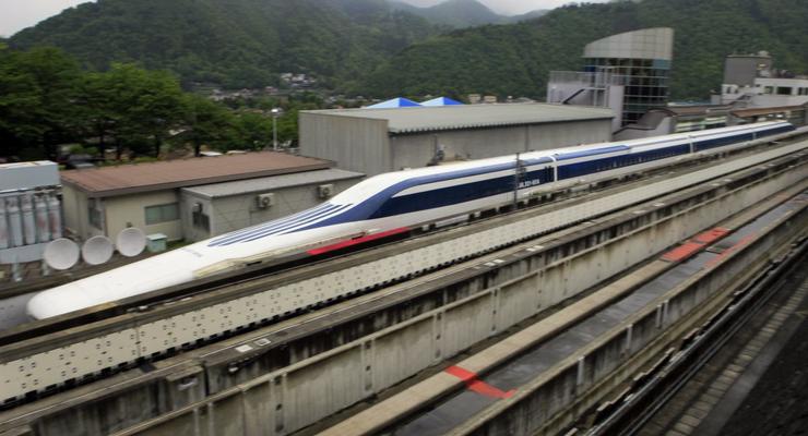 Японский поезд на магнитной подушке снова побил рекорд скорости