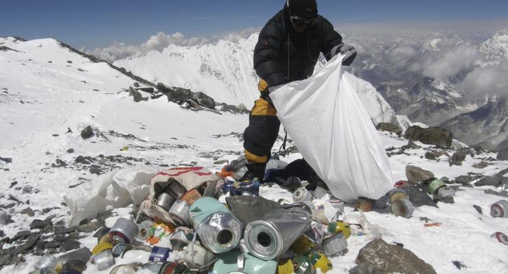 Жители деревень возле Эвереста будут сжигать фекалии альпинистов